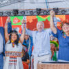 (Left to right) Minister of State for Development and Social Assistance, Family and Fight against Hunger, Wellington Dias, Minister of State for Indigenous Peoples, Sonia Guajajara, President of the Republic, Luiz Inácio Lula da Silva, President of Wafunai, Joênia Pichan, during the 19th edition of Camp Terra Livre (ATL), 2023. Image by Palácio do Planalto (Brazil presidential palace) via Flickr (CC BY 2.0).